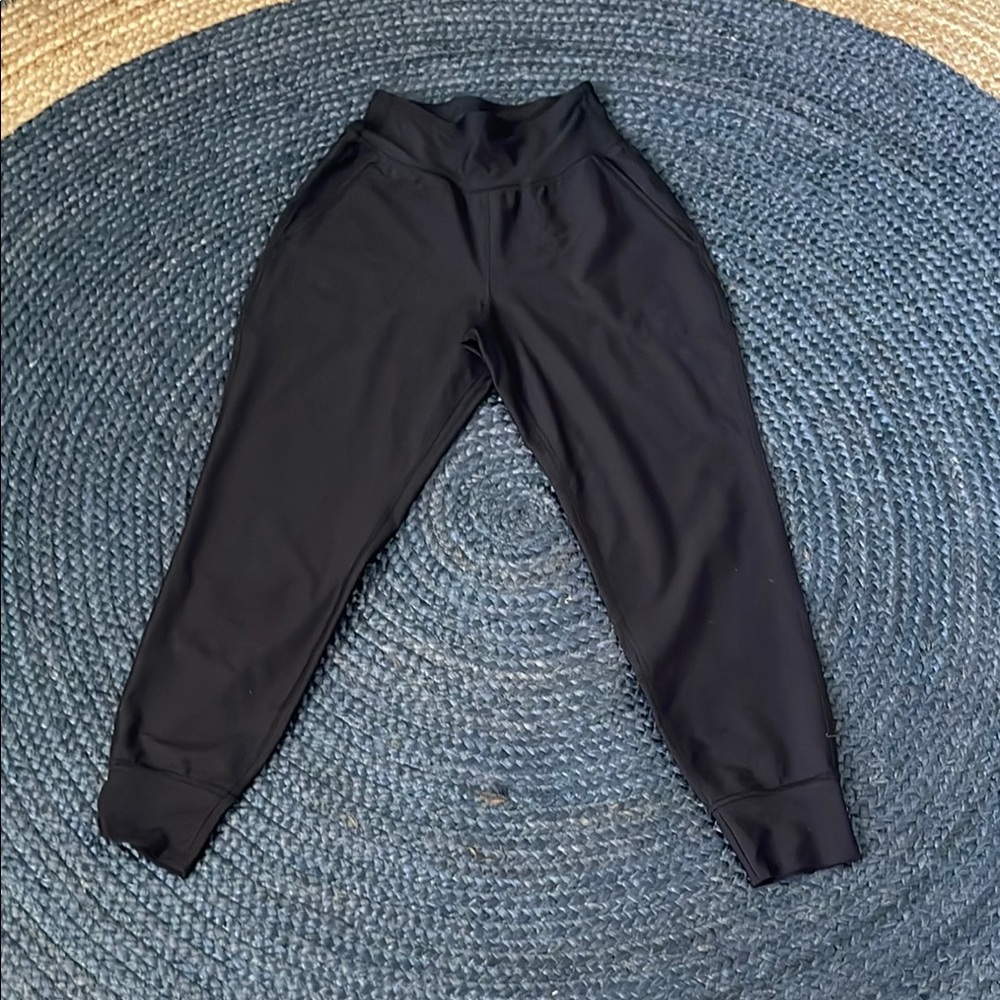 Old Navy high rise Black joggers with Elastic Waistband and Stretch Fabric